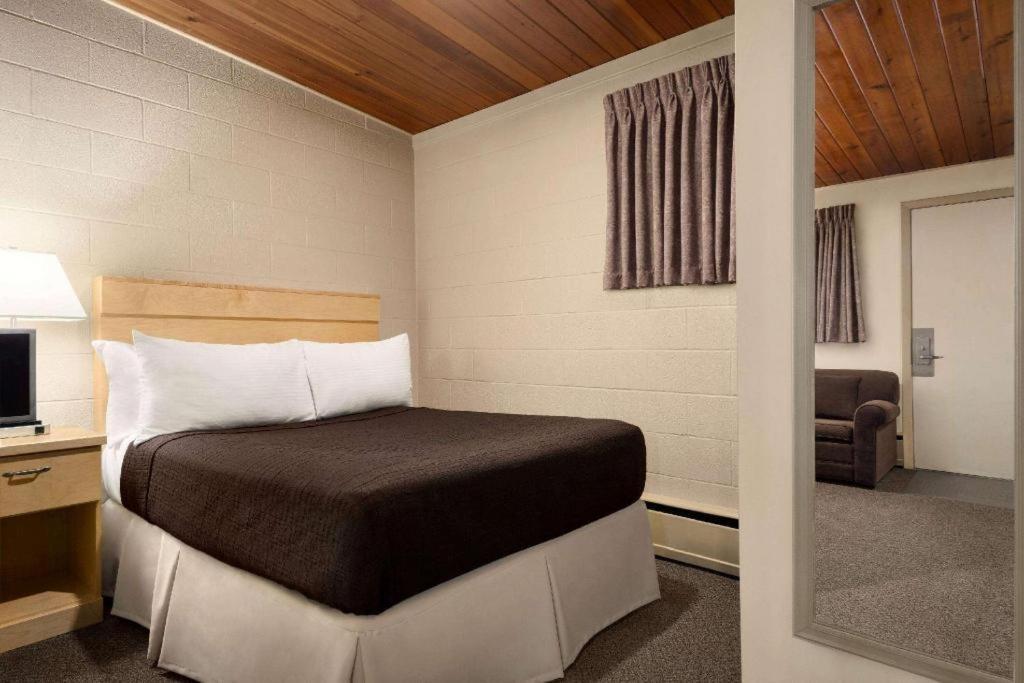 Thriftlodge Moose Jaw Dış mekan fotoğraf